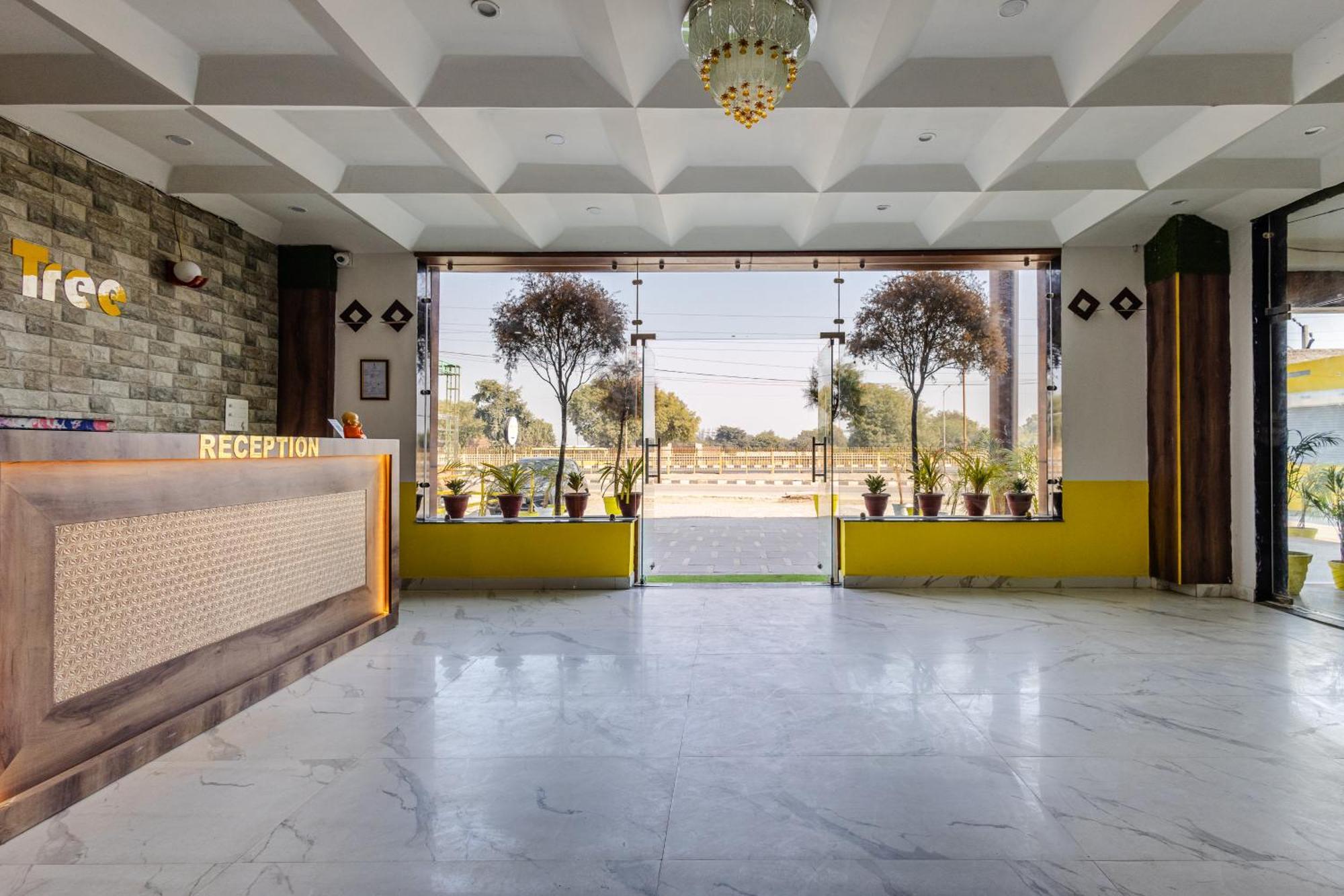 Lime Tree Hotel And Banquet Vrindāvan Exterior foto
