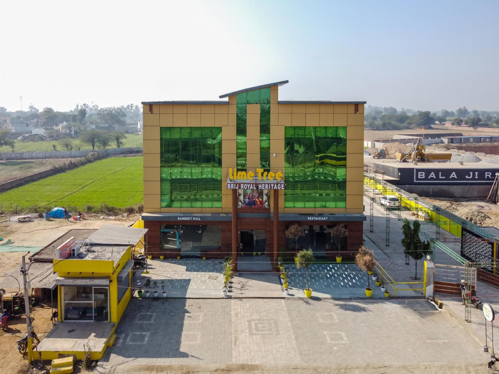 Lime Tree Hotel And Banquet Vrindāvan Exterior foto