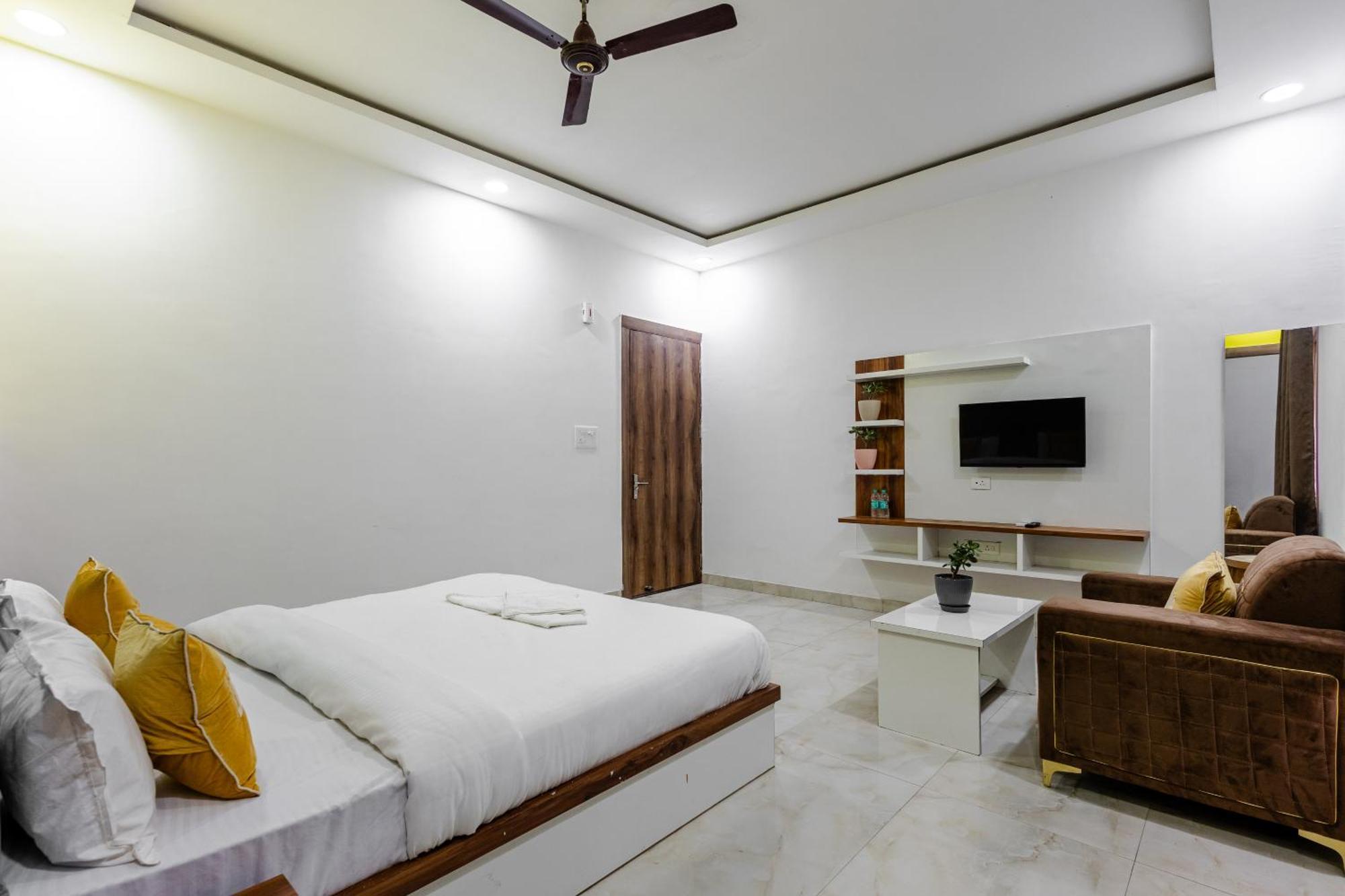 Lime Tree Hotel And Banquet Vrindāvan Exterior foto